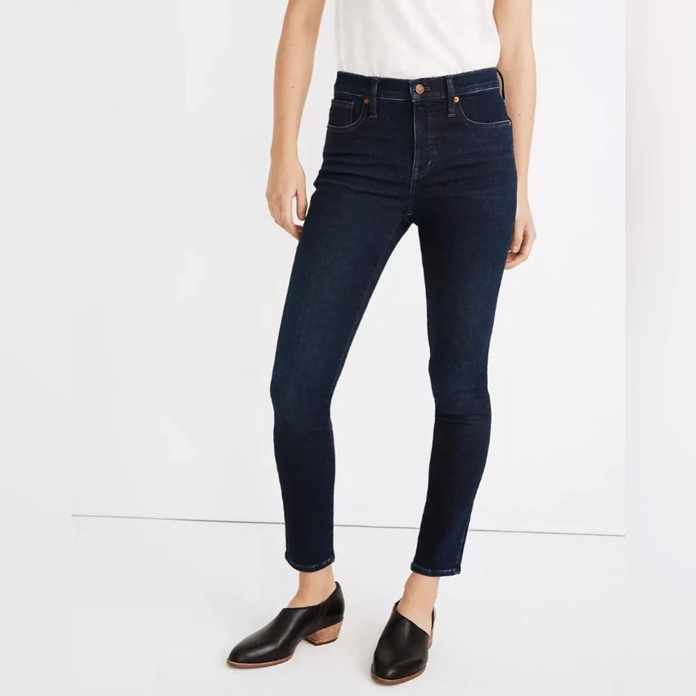 Madewell 9" Mid-Rise Skinny Jeans in Orland Wash - Picture 4 of 12